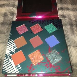 Hank & Henry Living In Color Eyeshadow Palette